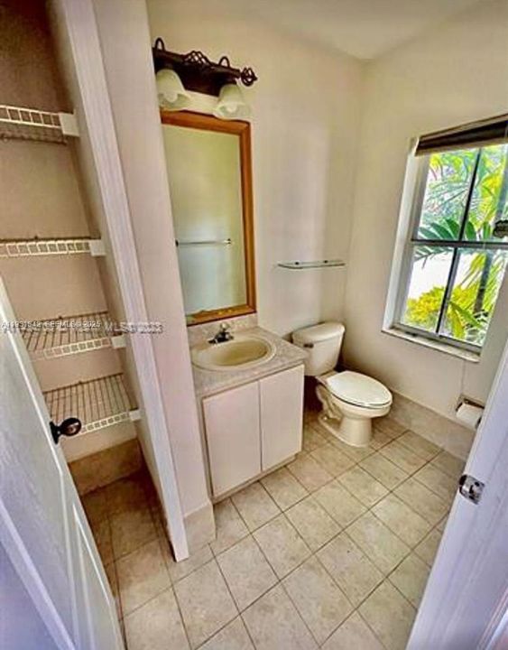 For Rent: $3,800 (4 beds, 2 baths, 1869 Square Feet)