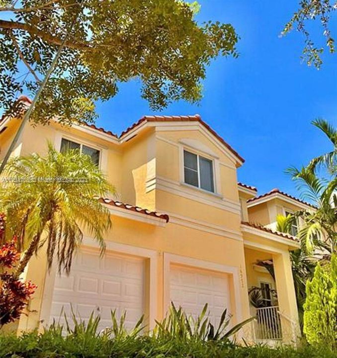 For Rent: $3,800 (4 beds, 2 baths, 1869 Square Feet)