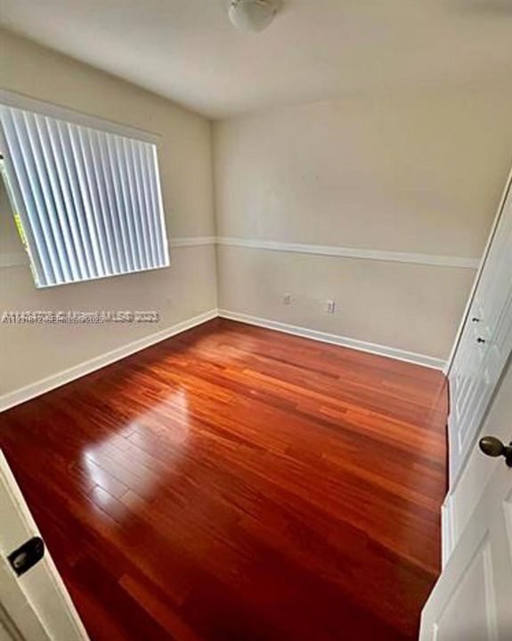 For Rent: $3,800 (4 beds, 2 baths, 1869 Square Feet)