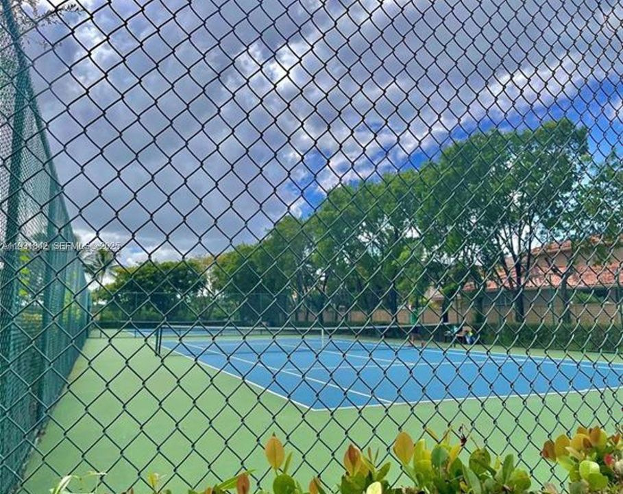 For Rent: $3,800 (4 beds, 2 baths, 1869 Square Feet)