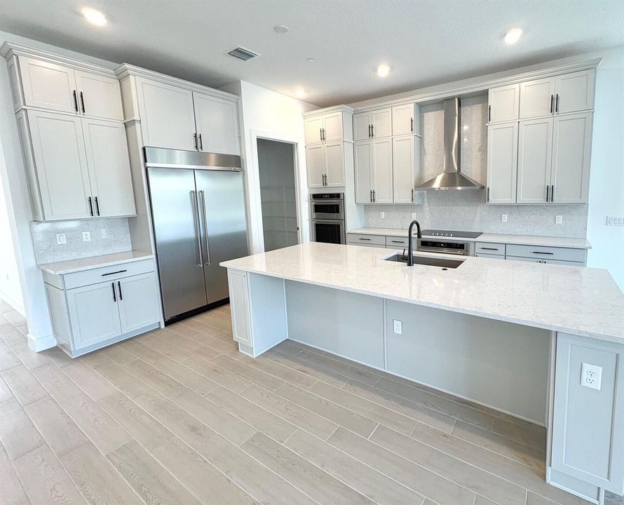 39 Kitchen