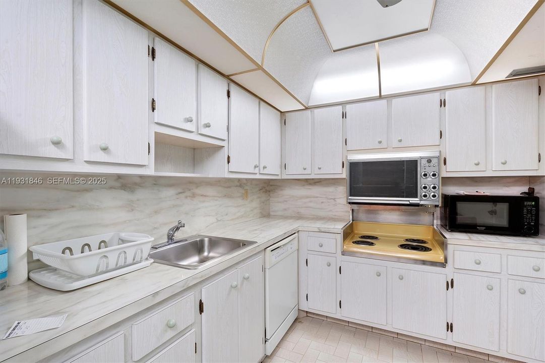 На продажу: $480,000 (1 спален, 1 ванн, 929 Квадратных фут)