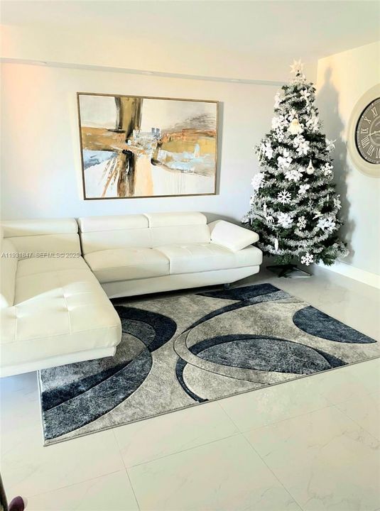 待售: $300,000 (2 贝兹, 2 浴室, 1086 平方英尺)