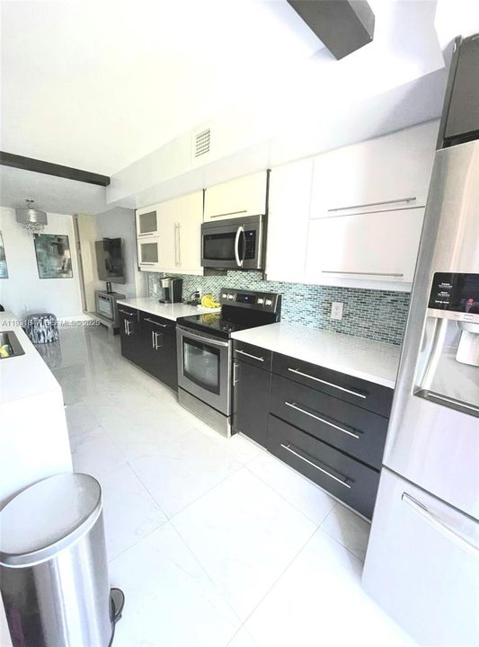 待售: $300,000 (2 贝兹, 2 浴室, 1086 平方英尺)