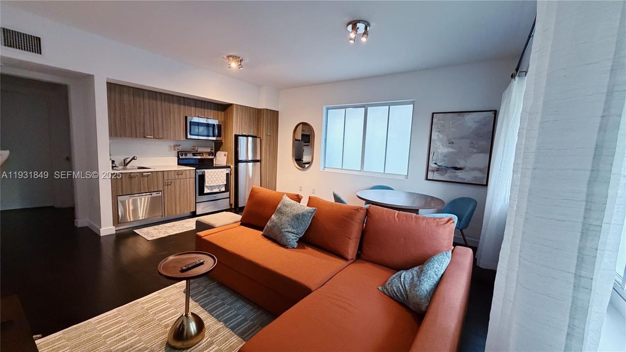 В аренду: $2,700 (1 спален, 1 ванн, 521 Квадратных фут)