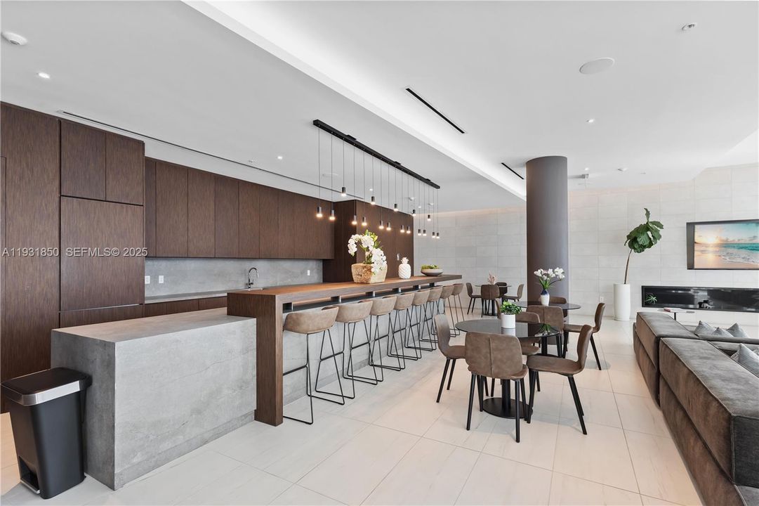 En Venta: $790,000 (2 camas, 2 baños, 1048 Pies cuadrados)