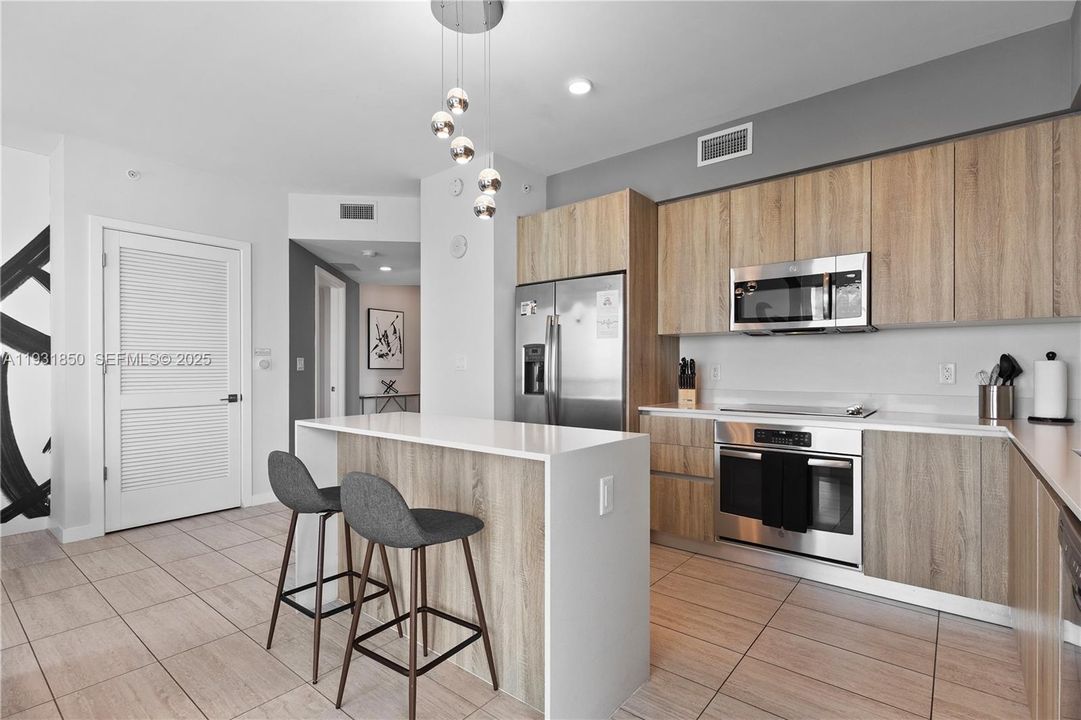 En Venta: $790,000 (2 camas, 2 baños, 1048 Pies cuadrados)