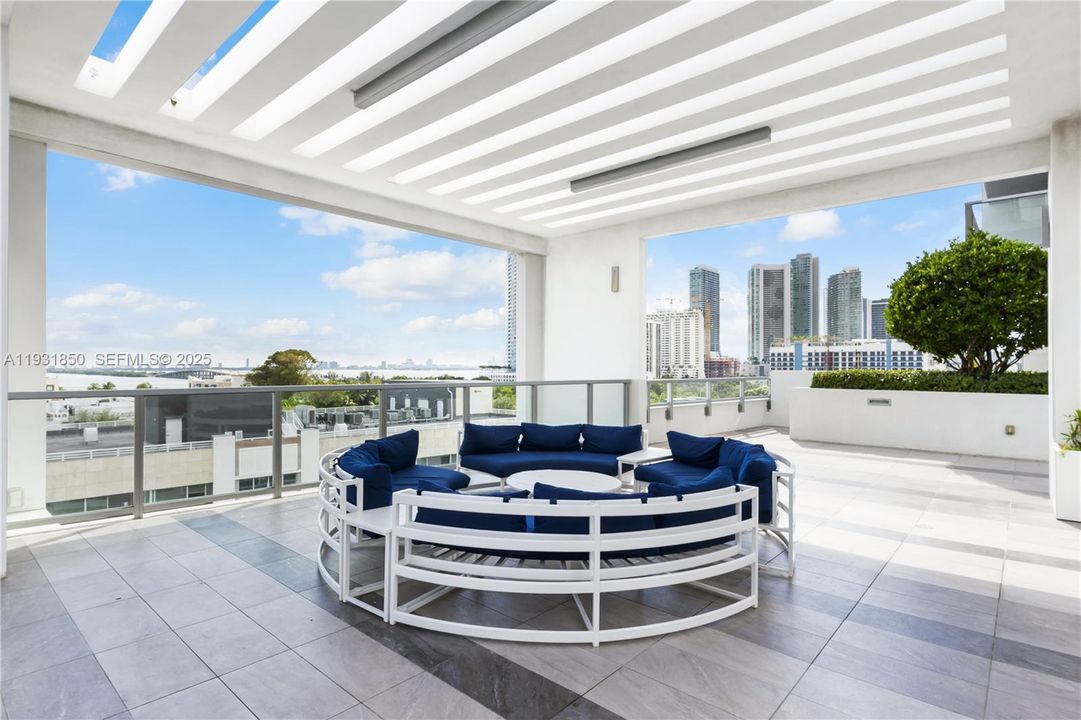 En Venta: $790,000 (2 camas, 2 baños, 1048 Pies cuadrados)