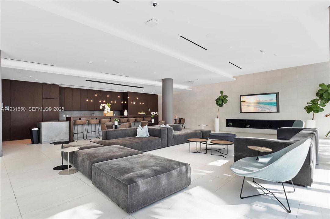 En Venta: $790,000 (2 camas, 2 baños, 1048 Pies cuadrados)