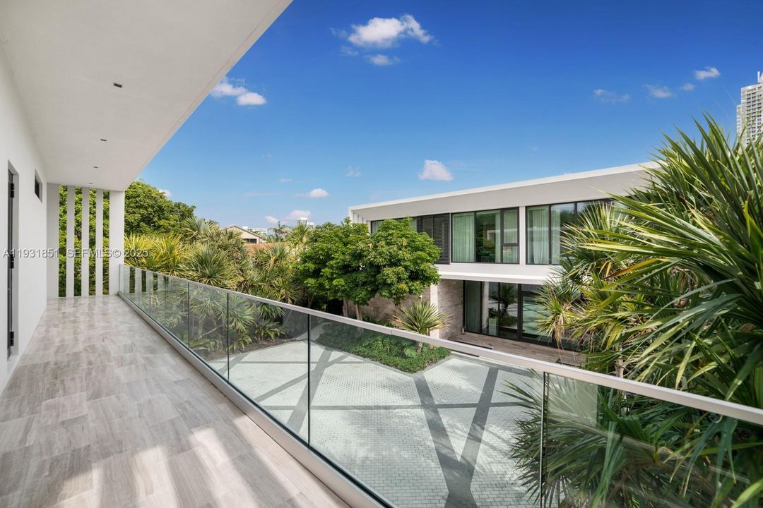 待售: $26,000,000 (7 贝兹, 8 浴室, 7573 平方英尺)