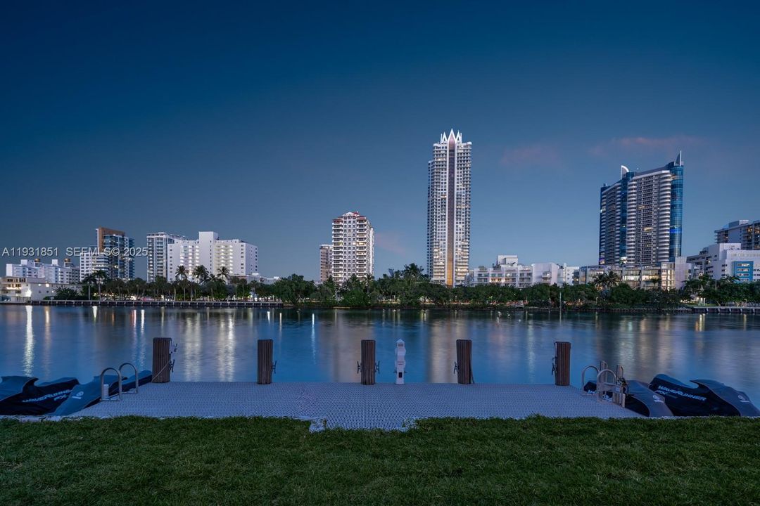 待售: $26,000,000 (7 贝兹, 8 浴室, 7573 平方英尺)