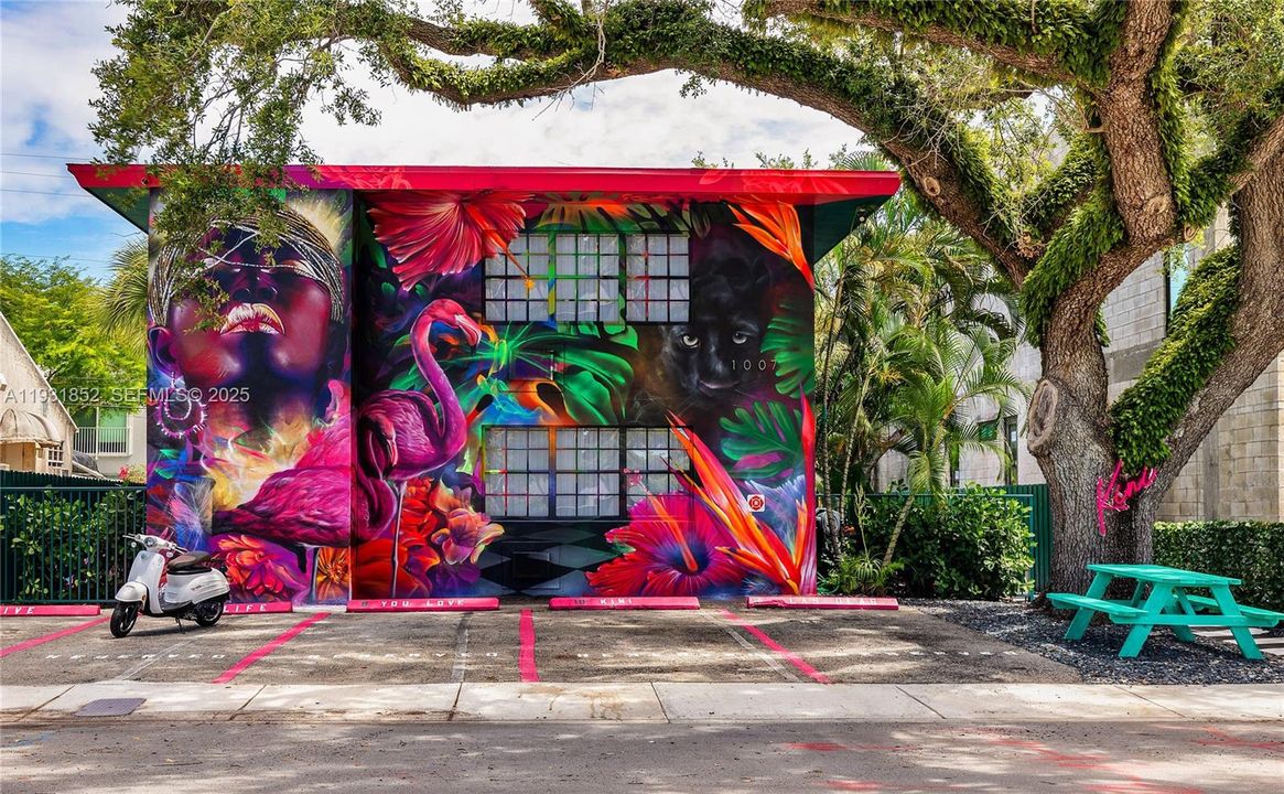 出租: $1,800 (0 贝兹, 1 浴室, 390 平方英尺)