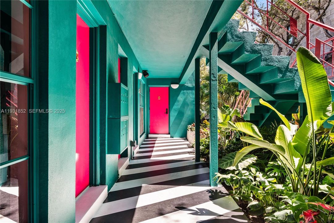 出租: $1,800 (0 贝兹, 1 浴室, 390 平方英尺)