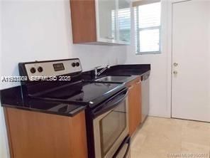 В аренду: $1,850 (1 спален, 1 ванн, 595 Квадратных фут)