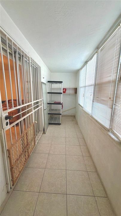 На продажу: $115,000 (1 спален, 1 ванн, 836 Квадратных фут)