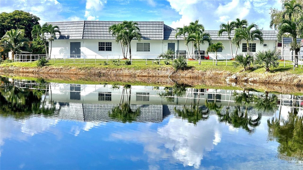 На продажу: $115,000 (1 спален, 1 ванн, 836 Квадратных фут)