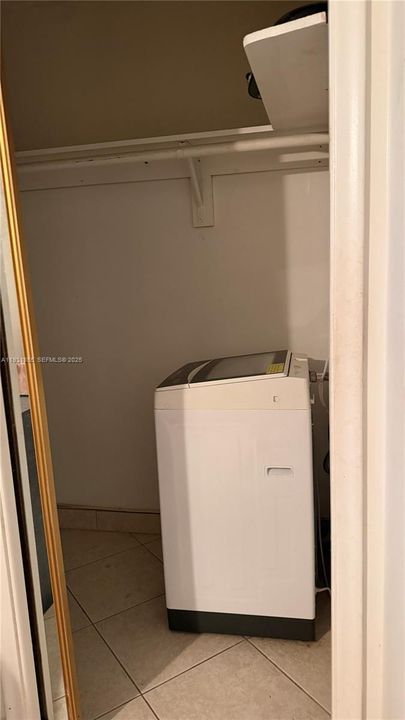 На продажу: $115,000 (1 спален, 1 ванн, 836 Квадратных фут)