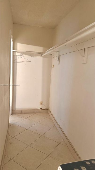 На продажу: $115,000 (1 спален, 1 ванн, 836 Квадратных фут)