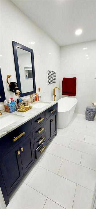 En Venta: $1,250,000 (5 camas, 3 baños, 2958 Pies cuadrados)