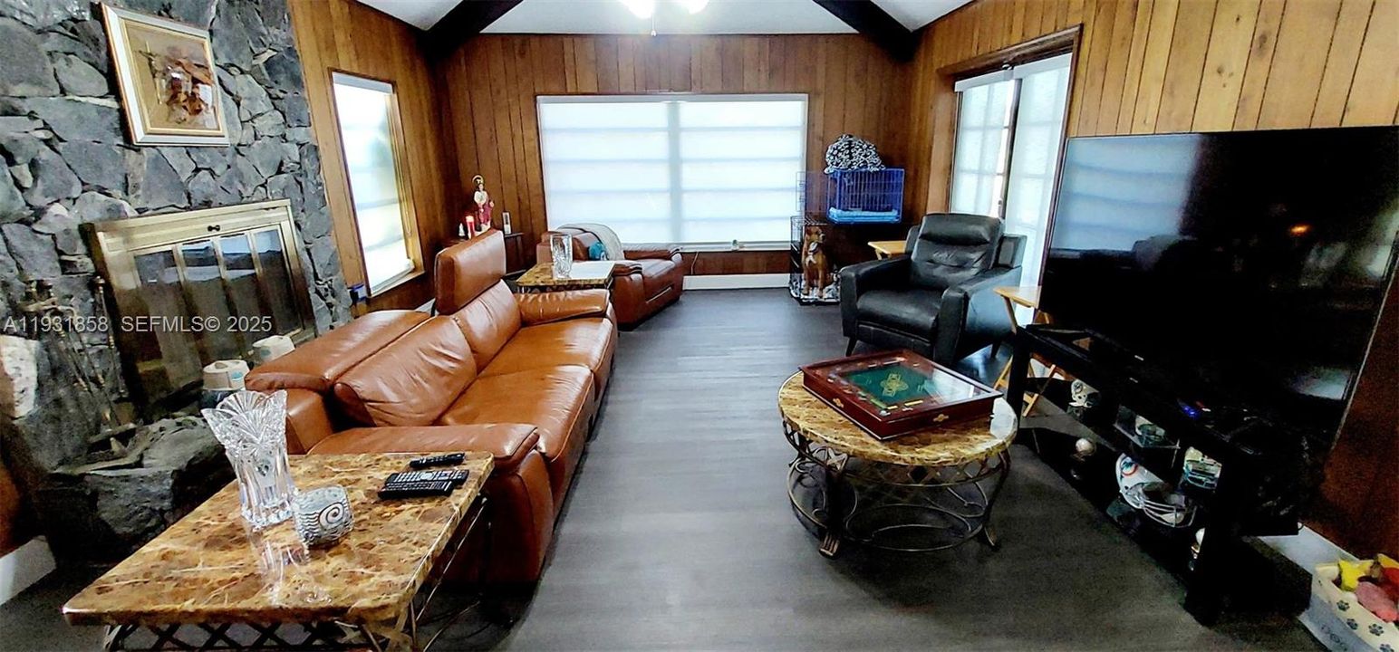 En Venta: $1,250,000 (5 camas, 3 baños, 2958 Pies cuadrados)