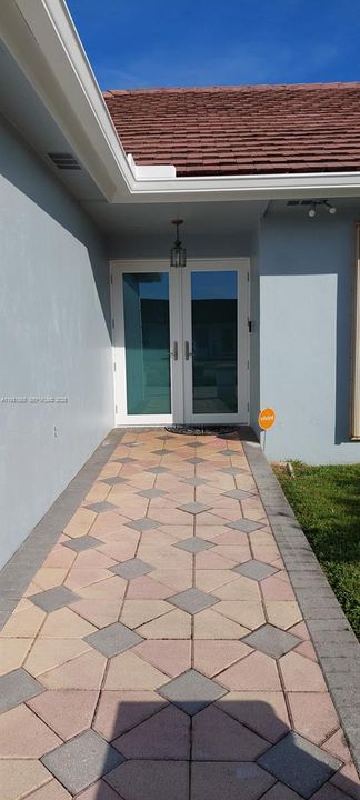 En Venta: $1,250,000 (5 camas, 3 baños, 2958 Pies cuadrados)