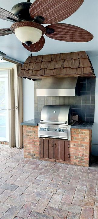 En Venta: $1,250,000 (5 camas, 3 baños, 2958 Pies cuadrados)