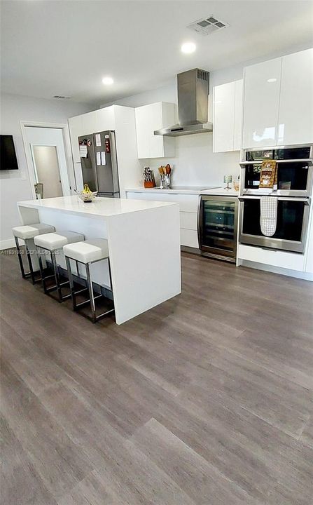 En Venta: $1,250,000 (5 camas, 3 baños, 2958 Pies cuadrados)