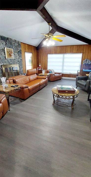 En Venta: $1,250,000 (5 camas, 3 baños, 2958 Pies cuadrados)