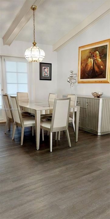 En Venta: $1,250,000 (5 camas, 3 baños, 2958 Pies cuadrados)