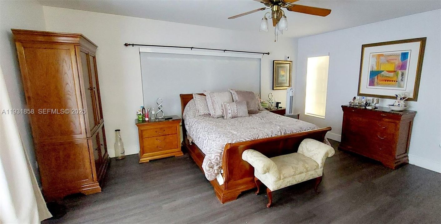 En Venta: $1,250,000 (5 camas, 3 baños, 2958 Pies cuadrados)