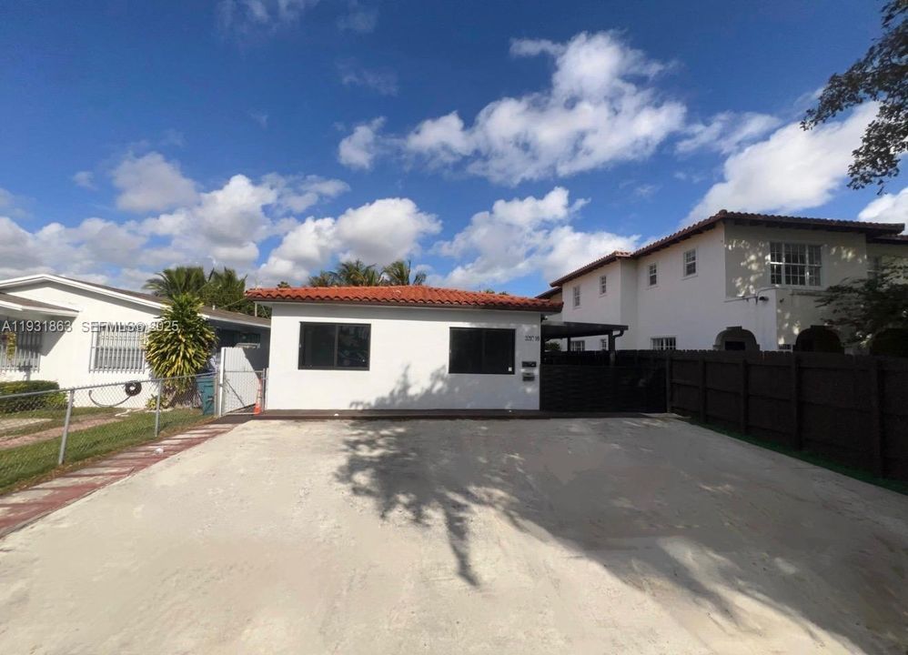 На продажу: $1,200,000 (0 спален, 0 ванн, 2343 Квадратных фут)