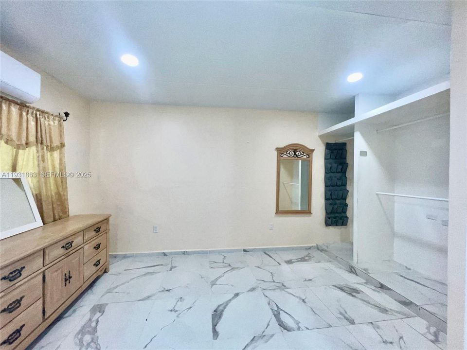 На продажу: $1,200,000 (0 спален, 0 ванн, 2343 Квадратных фут)