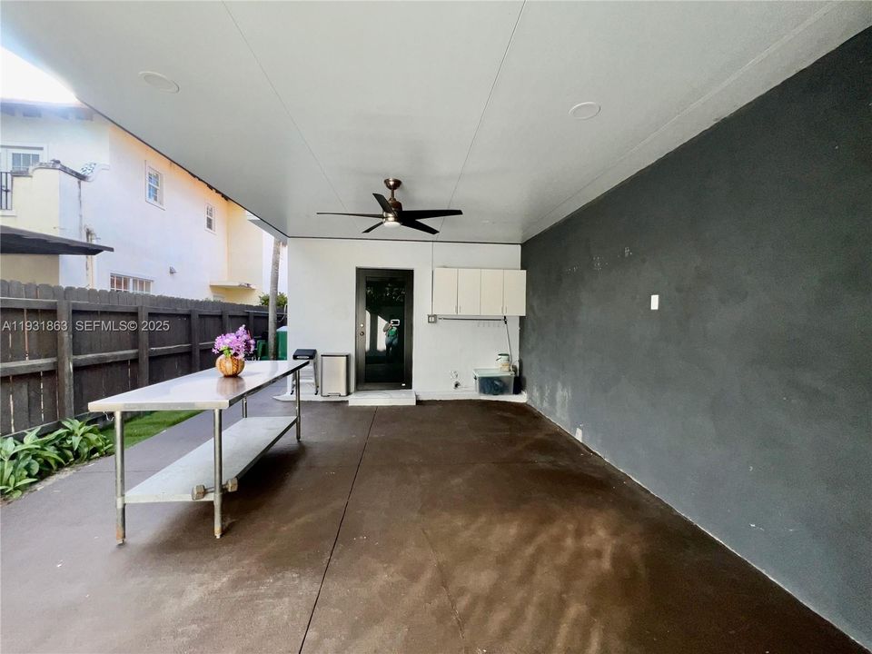 На продажу: $1,200,000 (0 спален, 0 ванн, 2343 Квадратных фут)