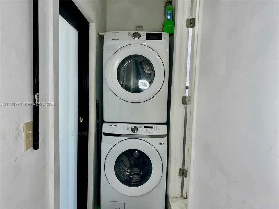 На продажу: $1,200,000 (0 спален, 0 ванн, 2343 Квадратных фут)