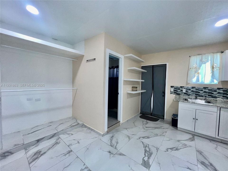 На продажу: $1,200,000 (0 спален, 0 ванн, 2343 Квадратных фут)