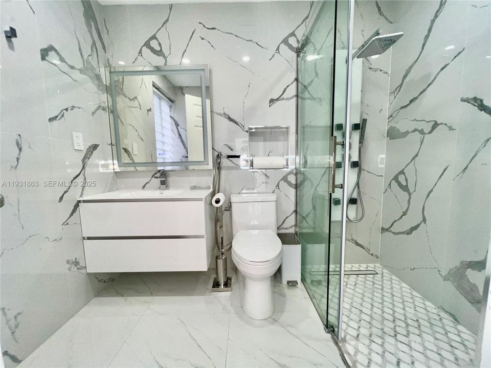 На продажу: $1,200,000 (0 спален, 0 ванн, 2343 Квадратных фут)