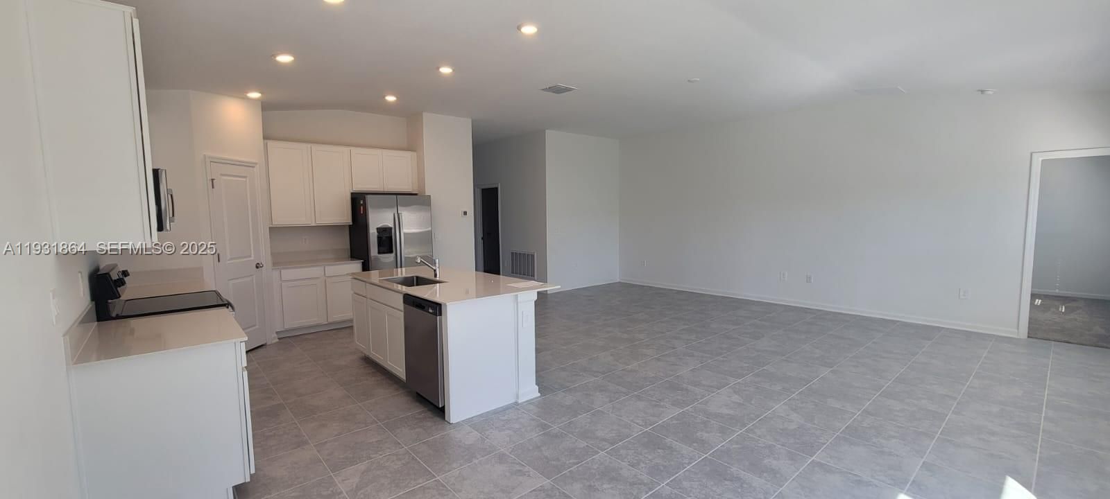 For Rent: $2,300 (4 beds, 2 baths, 0 Square Feet)