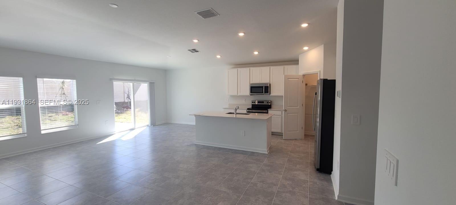 For Rent: $2,300 (4 beds, 2 baths, 0 Square Feet)