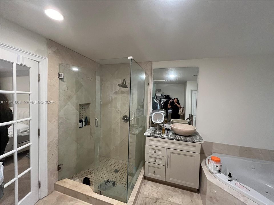 En Venta: $1,100,000 (4 camas, 3 baños, 2480 Pies cuadrados)