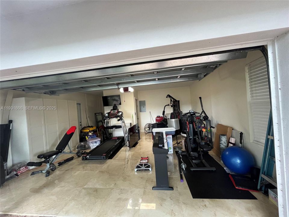 En Venta: $1,100,000 (4 camas, 3 baños, 2480 Pies cuadrados)