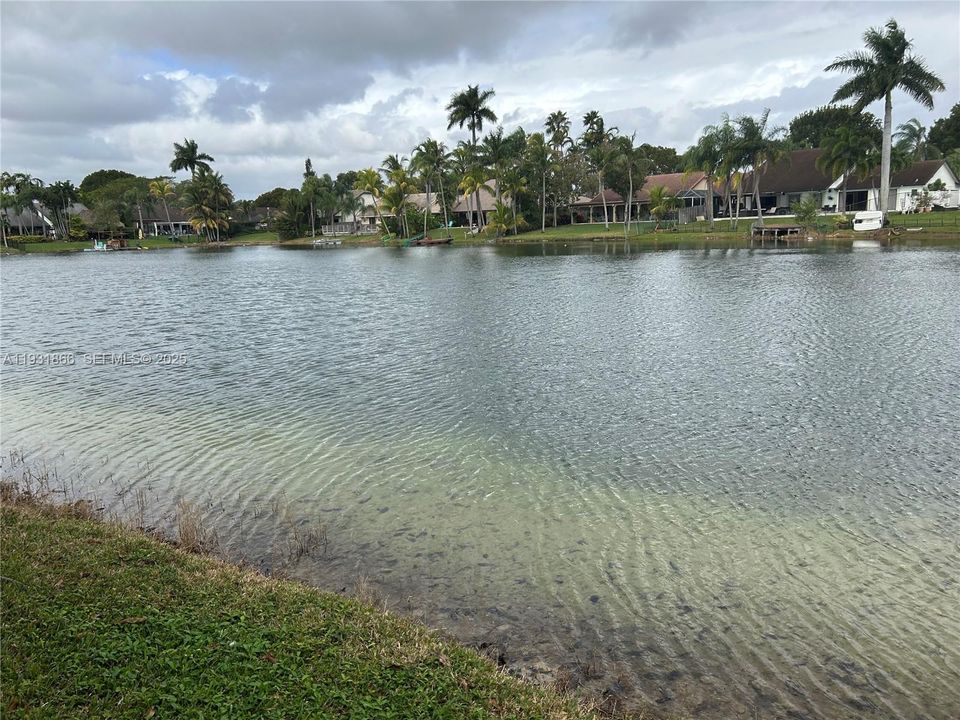 En Venta: $1,100,000 (4 camas, 3 baños, 2480 Pies cuadrados)