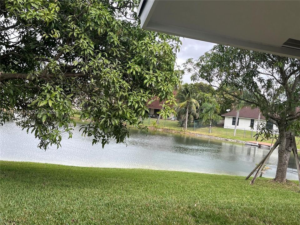 En Venta: $1,100,000 (4 camas, 3 baños, 2480 Pies cuadrados)