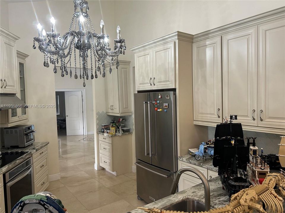 En Venta: $1,100,000 (4 camas, 3 baños, 2480 Pies cuadrados)