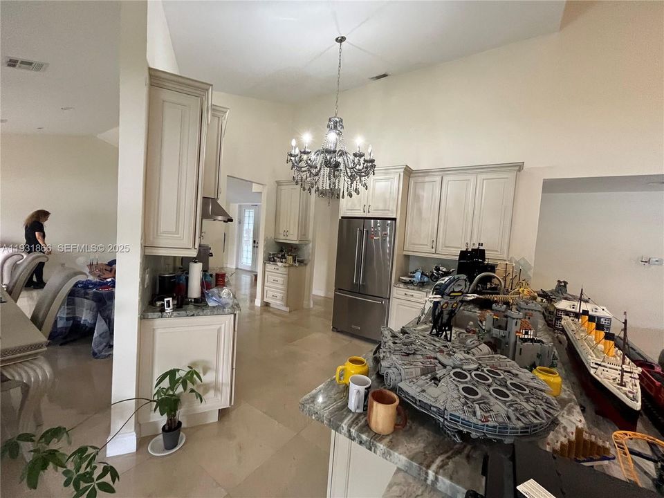 En Venta: $1,100,000 (4 camas, 3 baños, 2480 Pies cuadrados)