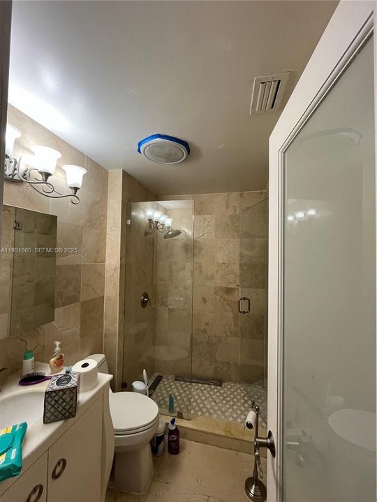 En Venta: $1,100,000 (4 camas, 3 baños, 2480 Pies cuadrados)