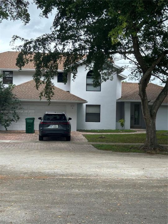 En Venta: $1,100,000 (4 camas, 3 baños, 2480 Pies cuadrados)