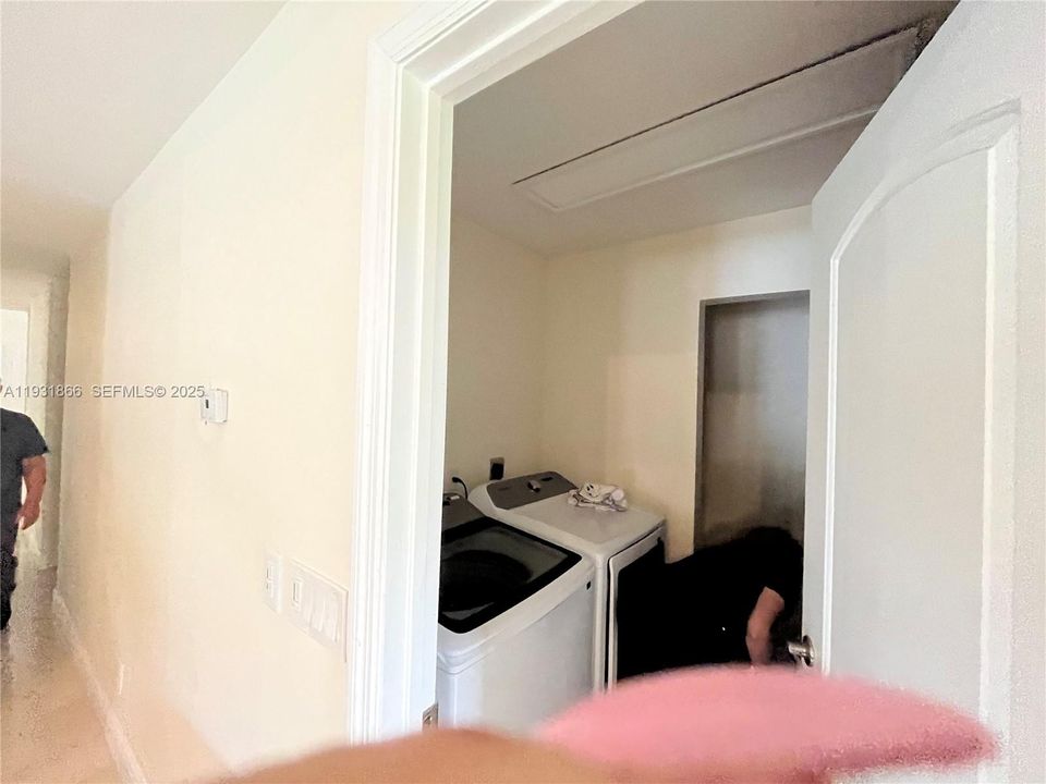 En Venta: $1,100,000 (4 camas, 3 baños, 2480 Pies cuadrados)