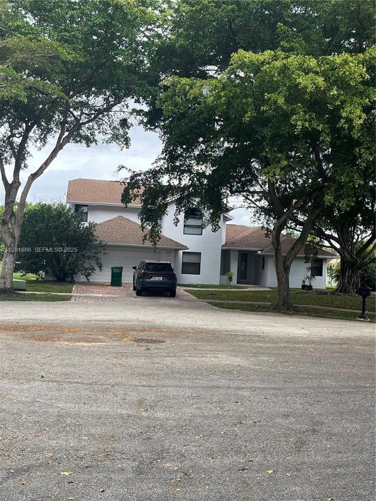 En Venta: $1,100,000 (4 camas, 3 baños, 2480 Pies cuadrados)