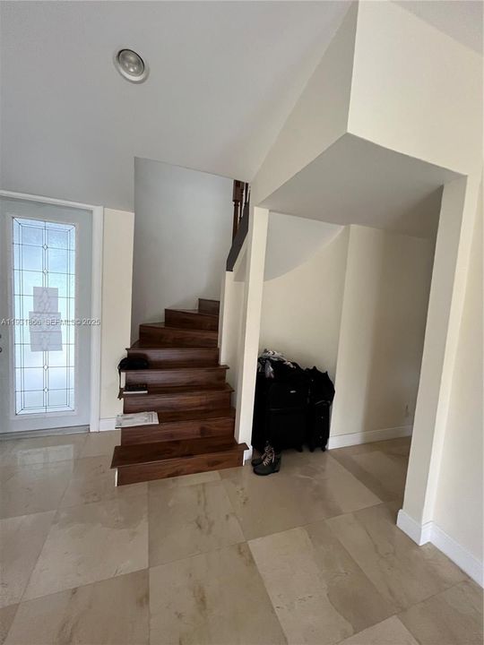 En Venta: $1,100,000 (4 camas, 3 baños, 2480 Pies cuadrados)