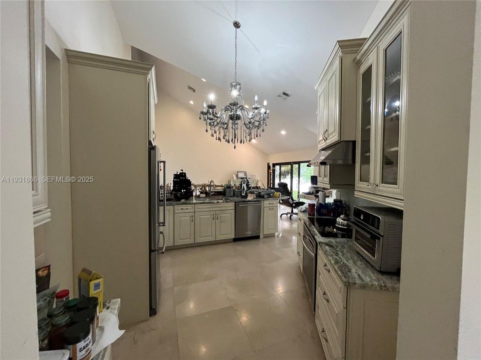 En Venta: $1,100,000 (4 camas, 3 baños, 2480 Pies cuadrados)